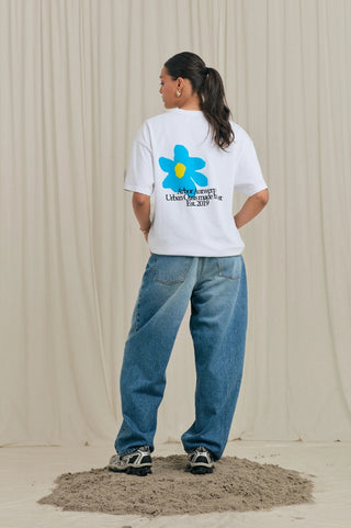 FLOWER OASIS TEE BLUE