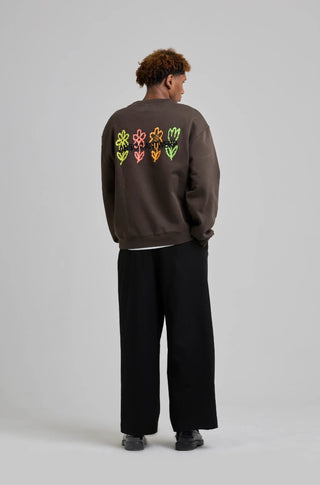 PIXEL FLOWER CREWNECK COFFEE