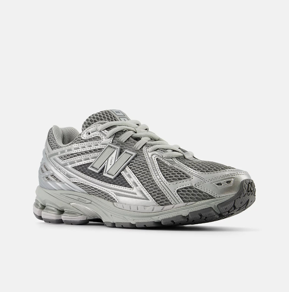 1906R HARBOR GREY/SILVER METALLIC