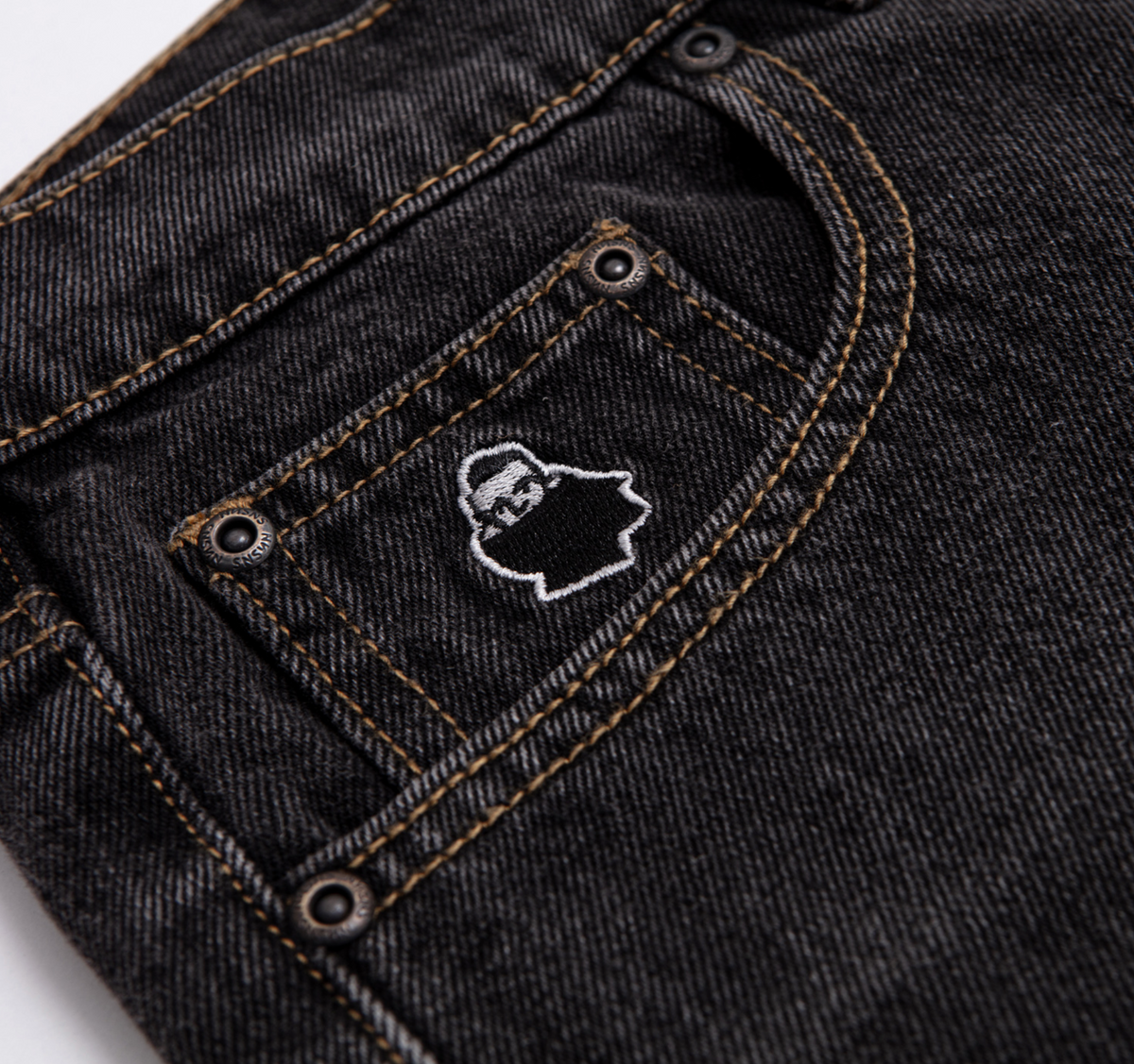 NESSIE BLACK WASHED