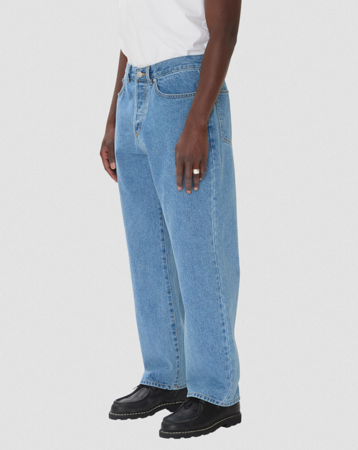 CLASSIC BAGGY DENIM LIGHT INDIGO