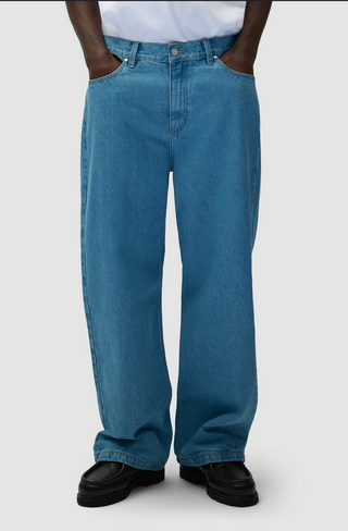 BACK POCKET GRAPHIC PANTS BLEACH