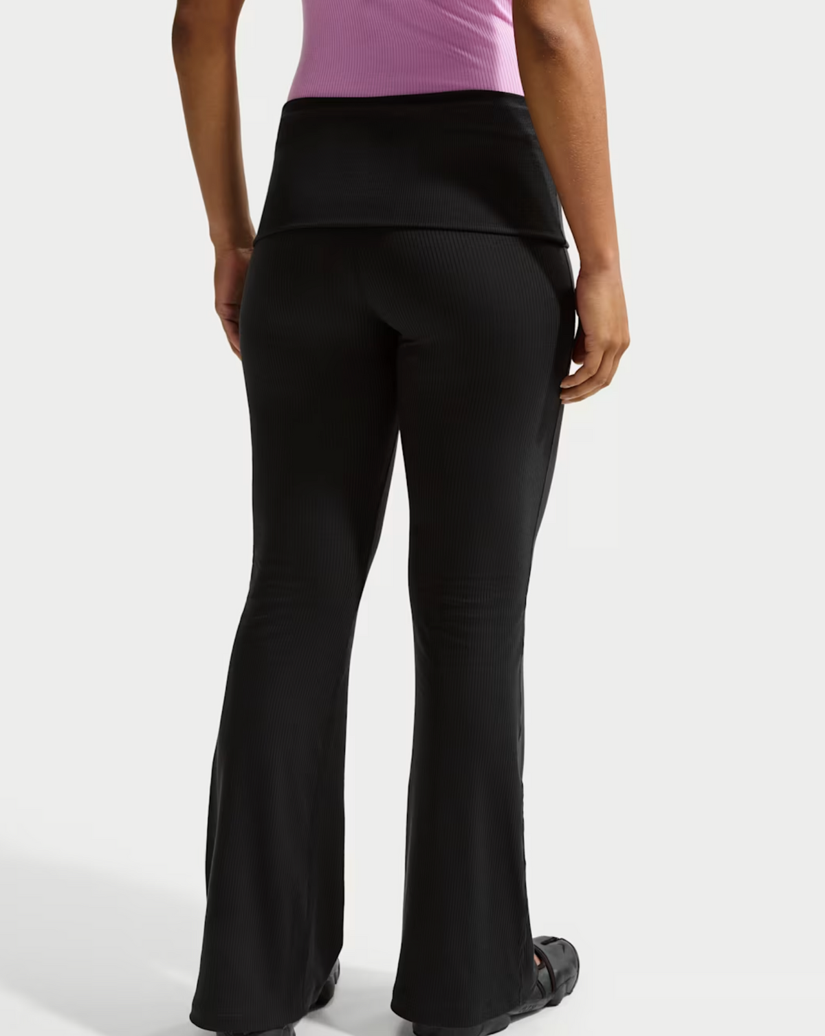MID-RISE TIGHT RIBBED TROUSERS