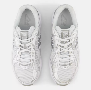 740 WHITE/METALLIC SILVER