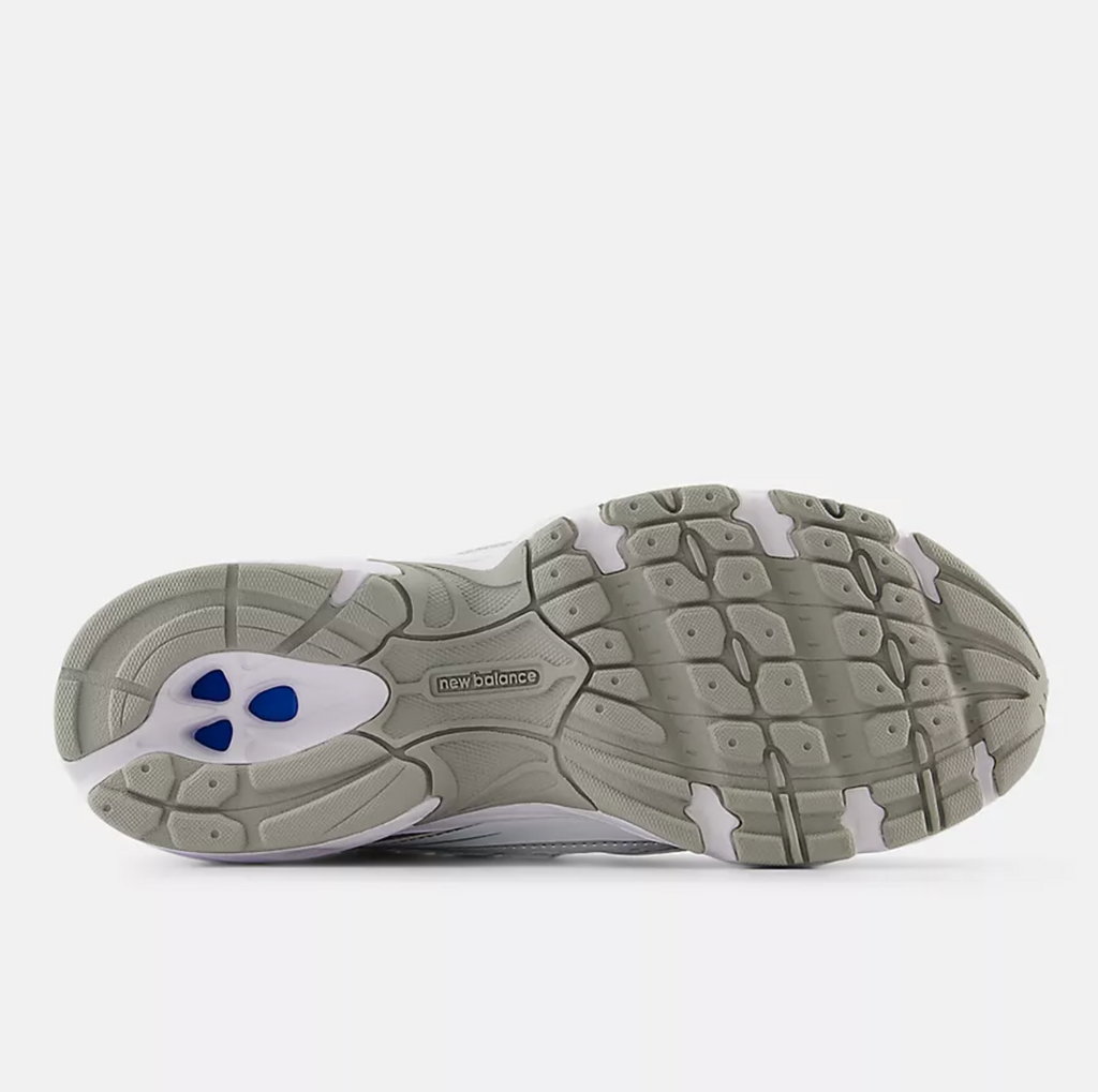 740 WHITE/METALLIC SILVER