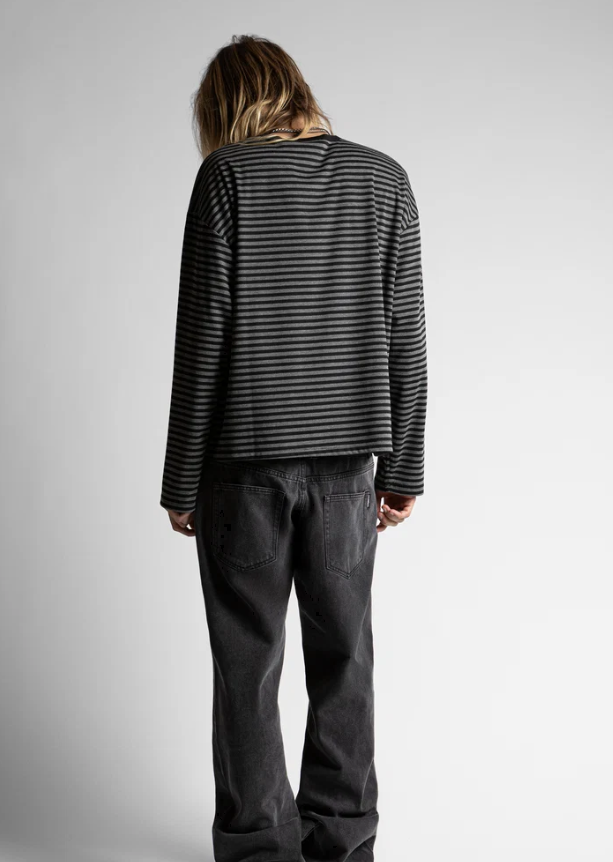 WORL SUCKS LONGSLEEVE BLACK