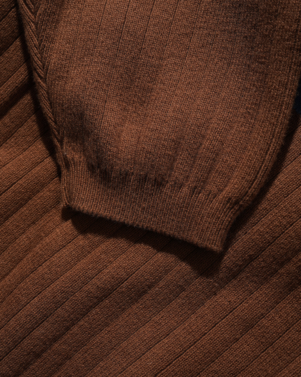 CREST KNIT SWEATER BROWN
