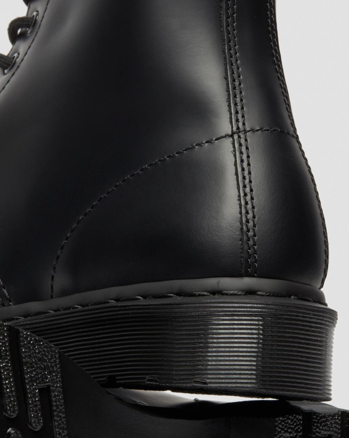 Dr marten 1460 mono smooth hot sale